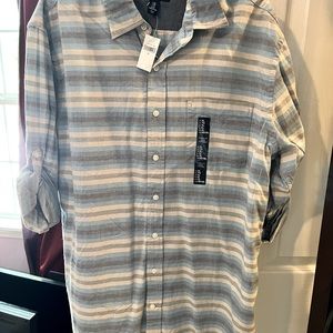 Mens gap shirt in xl with tags.  New never worn